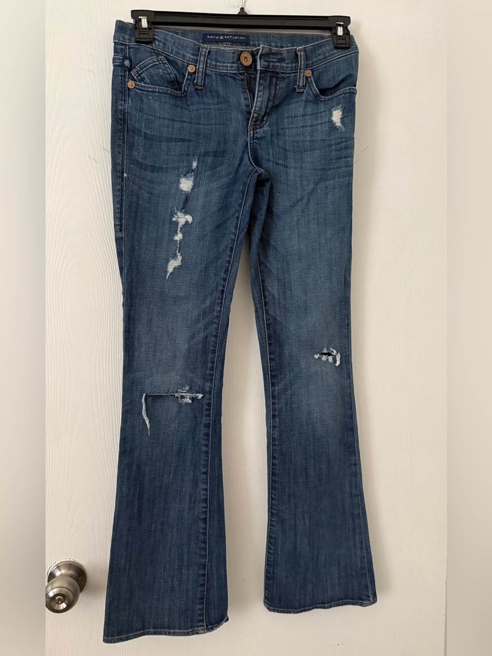 🌻5/$16🌻Rock & Republic Distressed low rise jeans